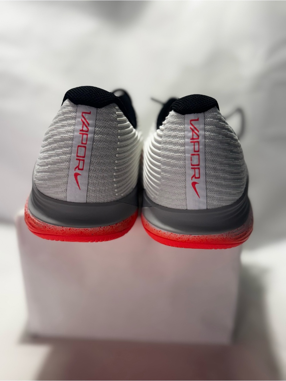Nike Zoom Vapor 12 Mens Tennis Shoe  size 9.5 men’s - Picture 3 of 5